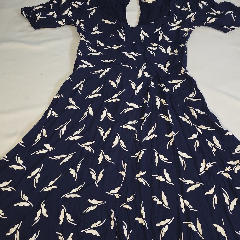 Maeve Navy Mini Dress with White Leaf Print - Picture 4 of 10